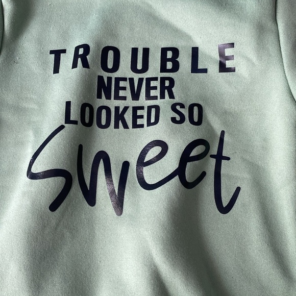 Boys 3T sweatshirt - Picture 2 of 3